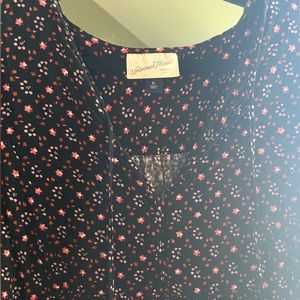 Women’s long sleeved blouse